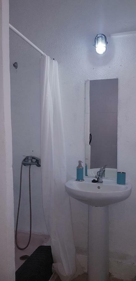 Basic En-Suite Bedroom By The Sea Guinea Dış mekan fotoğraf