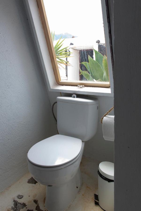 Basic En-Suite Bedroom By The Sea Guinea Dış mekan fotoğraf