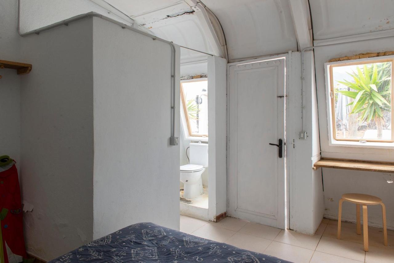 Basic En-Suite Bedroom By The Sea Guinea Dış mekan fotoğraf